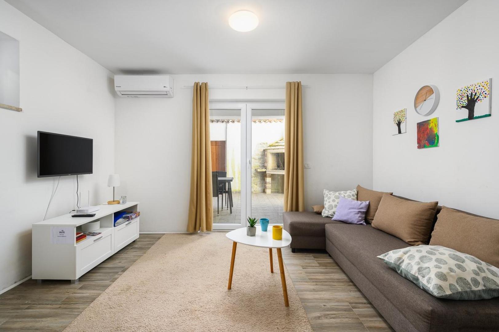 Center House With Apartments ウマグ エクステリア 写真